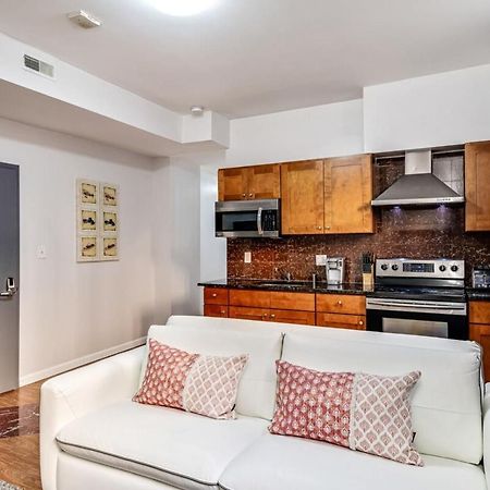 Appartamento Cozy And Stylish 2Bd Apt With Great Location! Filadelfia Esterno foto