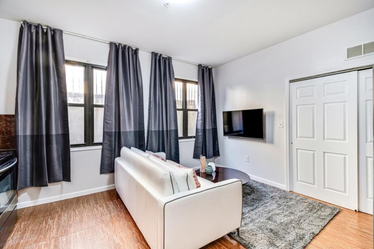 Appartamento Cozy And Stylish 2Bd Apt With Great Location! Filadelfia Esterno foto