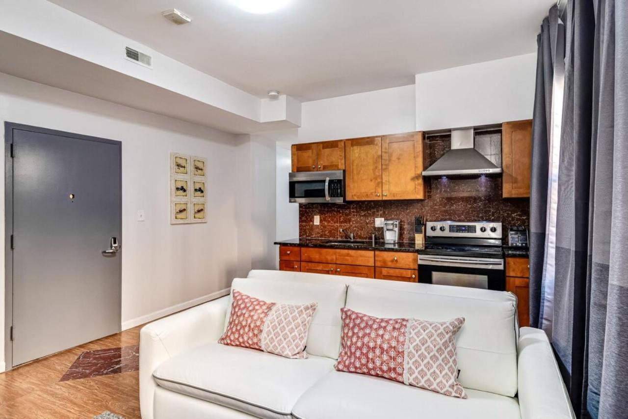 Appartamento Cozy And Stylish 2Bd Apt With Great Location! Filadelfia Esterno foto